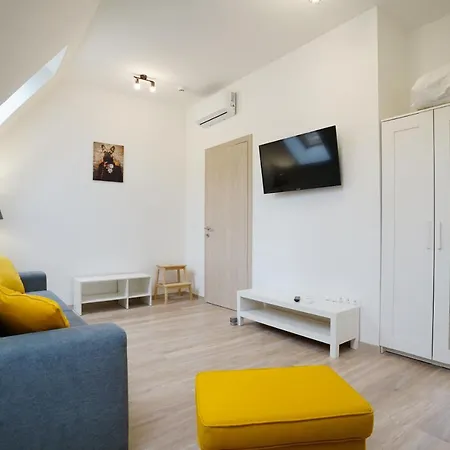 Koffer Apartment *
